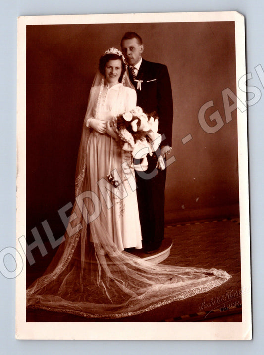 Pohlednice Svatební ateliérová fotografie černobílá (M19799)