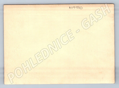 Pohlednice tři muži u fotbalové branky sport (M19820)