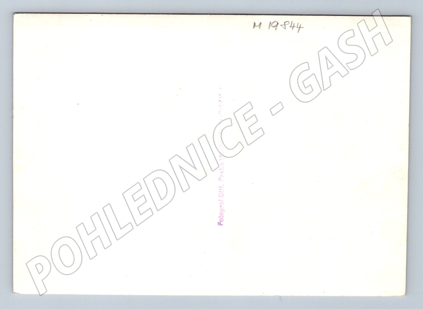 Pohlednice Školní třída černobílá s žáky a učitelem (M19844)