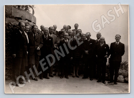 Pohlednice skupina Karmelitská ulice Praha (M19848)