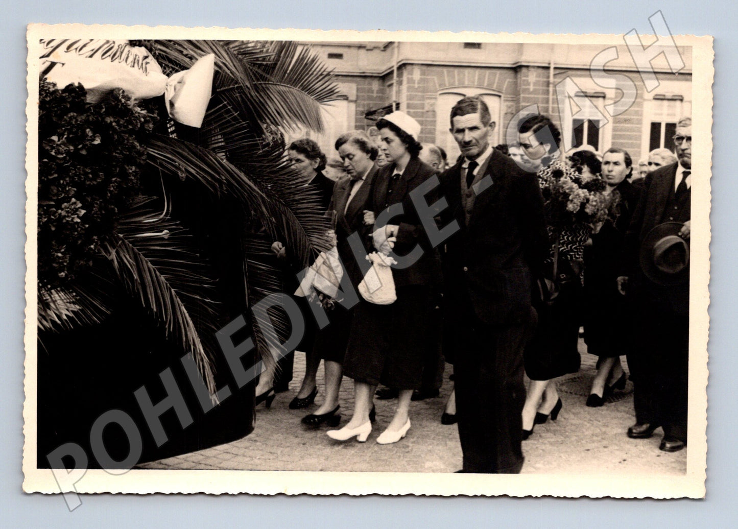 Pohlednice Smuteční průvod Československo malý formát (M19851)