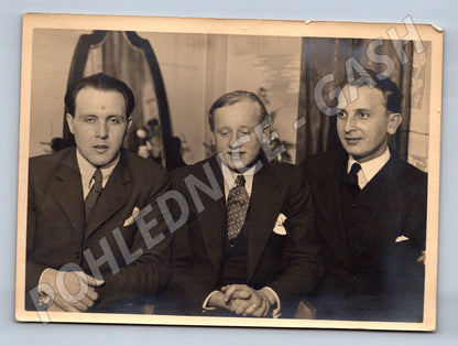 Pohlednice tři muži ve společenském oblečení 1 pol 20 století (M19854)