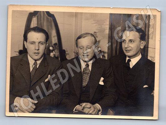 Pohlednice tři muži ve společenském oblečení 1 pol 20 století (M19854)