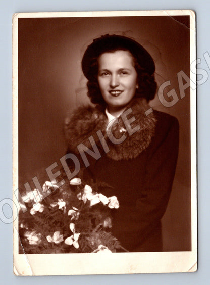 Pohlednice Starý portrét dámy černobílá elegantní oděv (M19872)