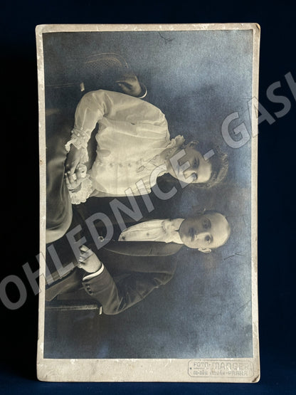Stará fotografie Praha manželský pár ateliér Manger (M19908)