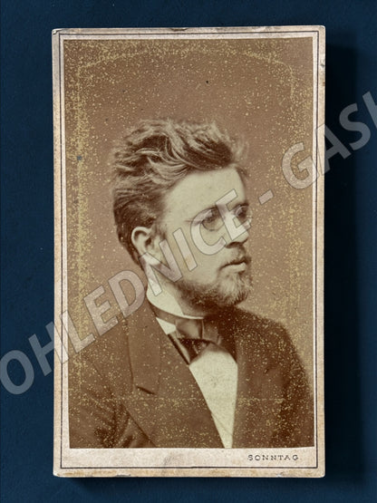Stará fotografie Kroměříž portrét muže v brýlích (M19917)