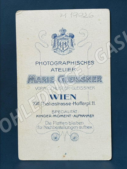 Stará fotografie Vídeň muž s knírkem klobouk a hůl (M19926)