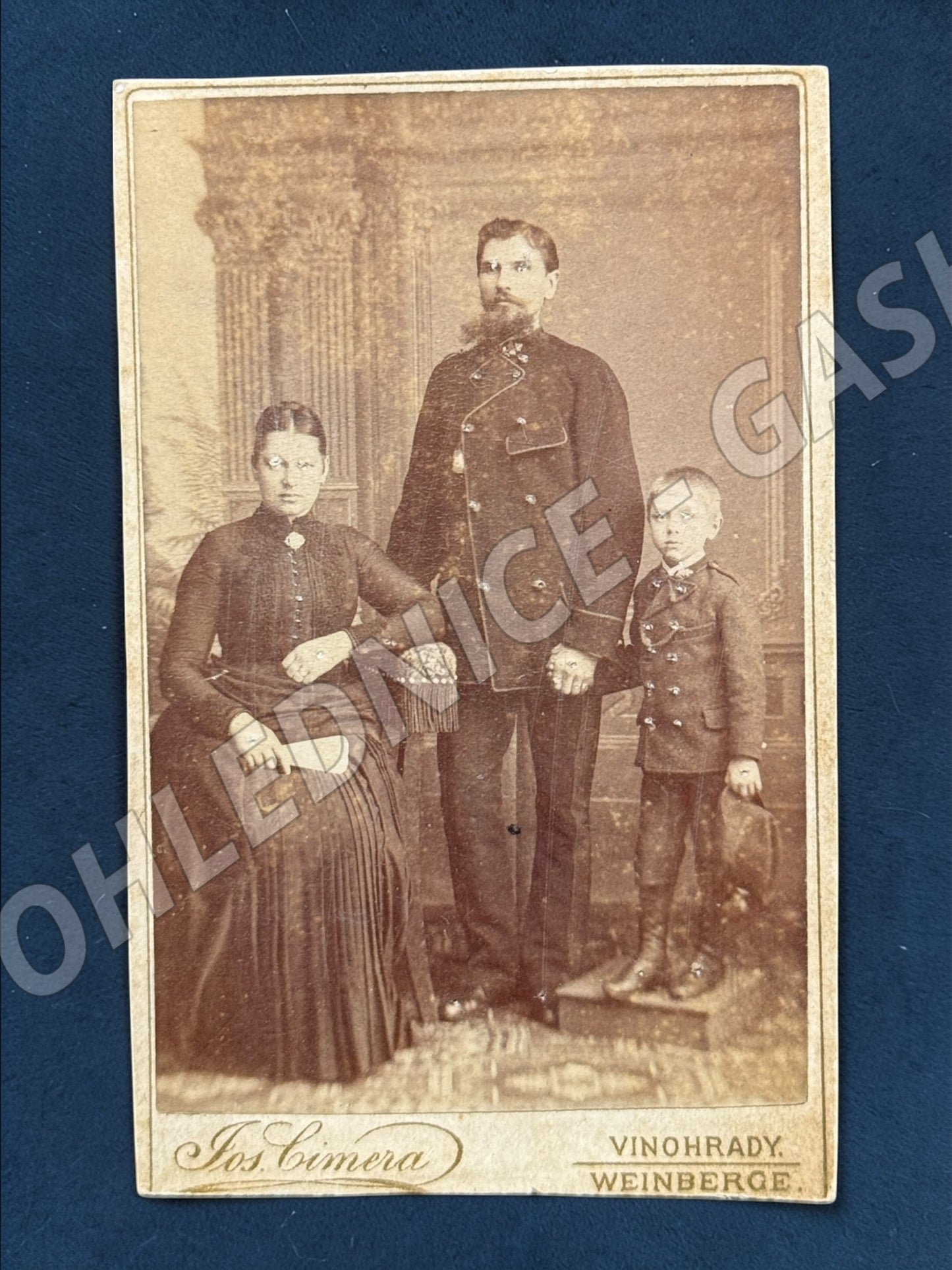 Fotografie Praha Vinohrady rodinný portrét ateliér Jos Cimera (M19933)