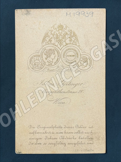 Stará fotografie Wien elegantní dáma ateliér Gertinger 1869 (M19939)