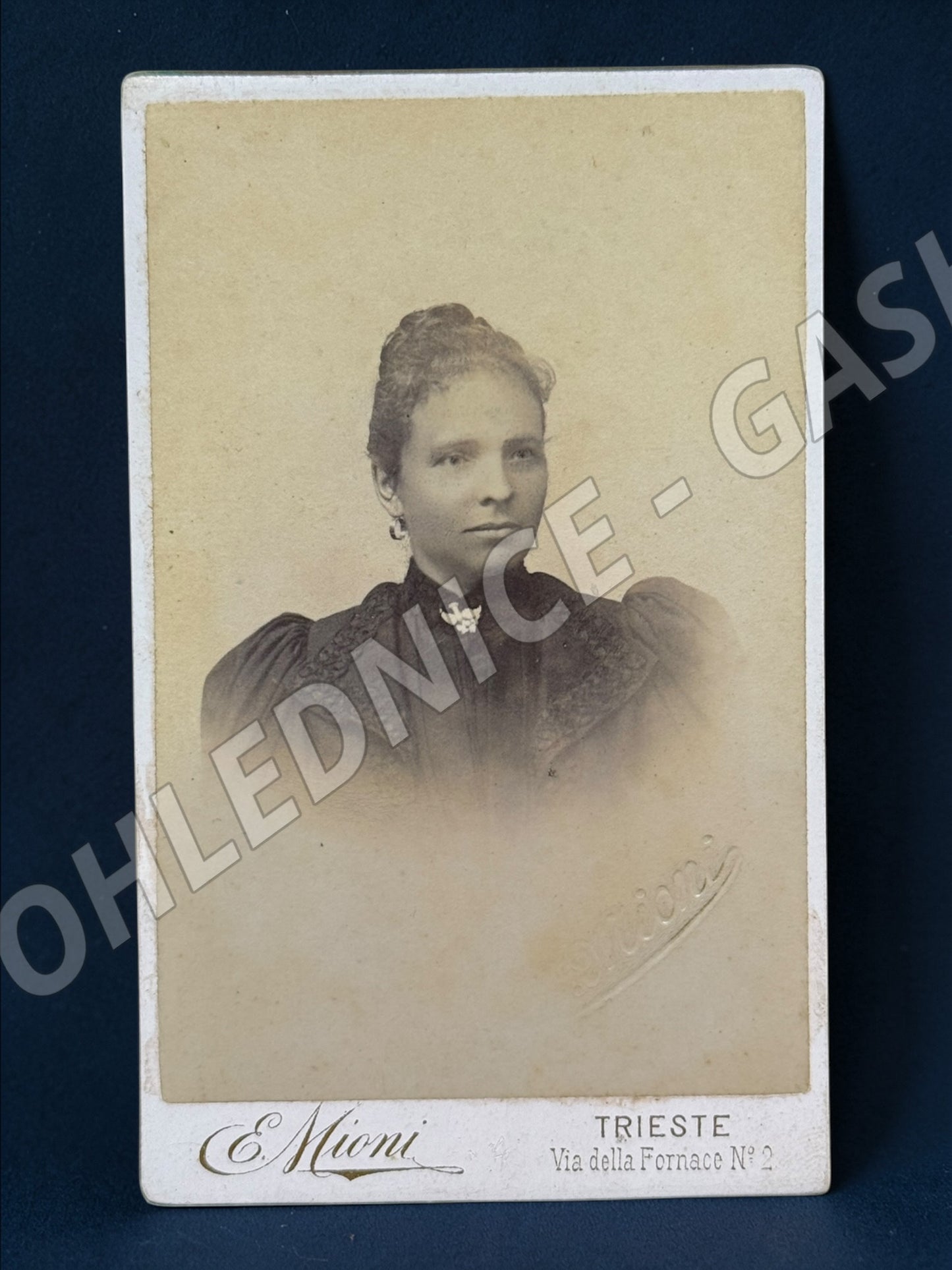 Stará fotografie Terst portrét ženy ateliér E. Mioni (M19943)