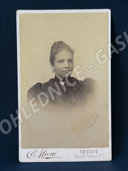 Stará fotografie Terst portrét ženy ateliér E. Mioni (M19943)