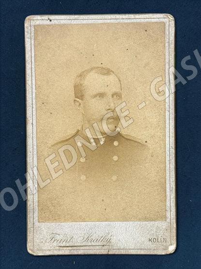 Stará fotografie Kolín voják v uniformě s knírem (M19960)
