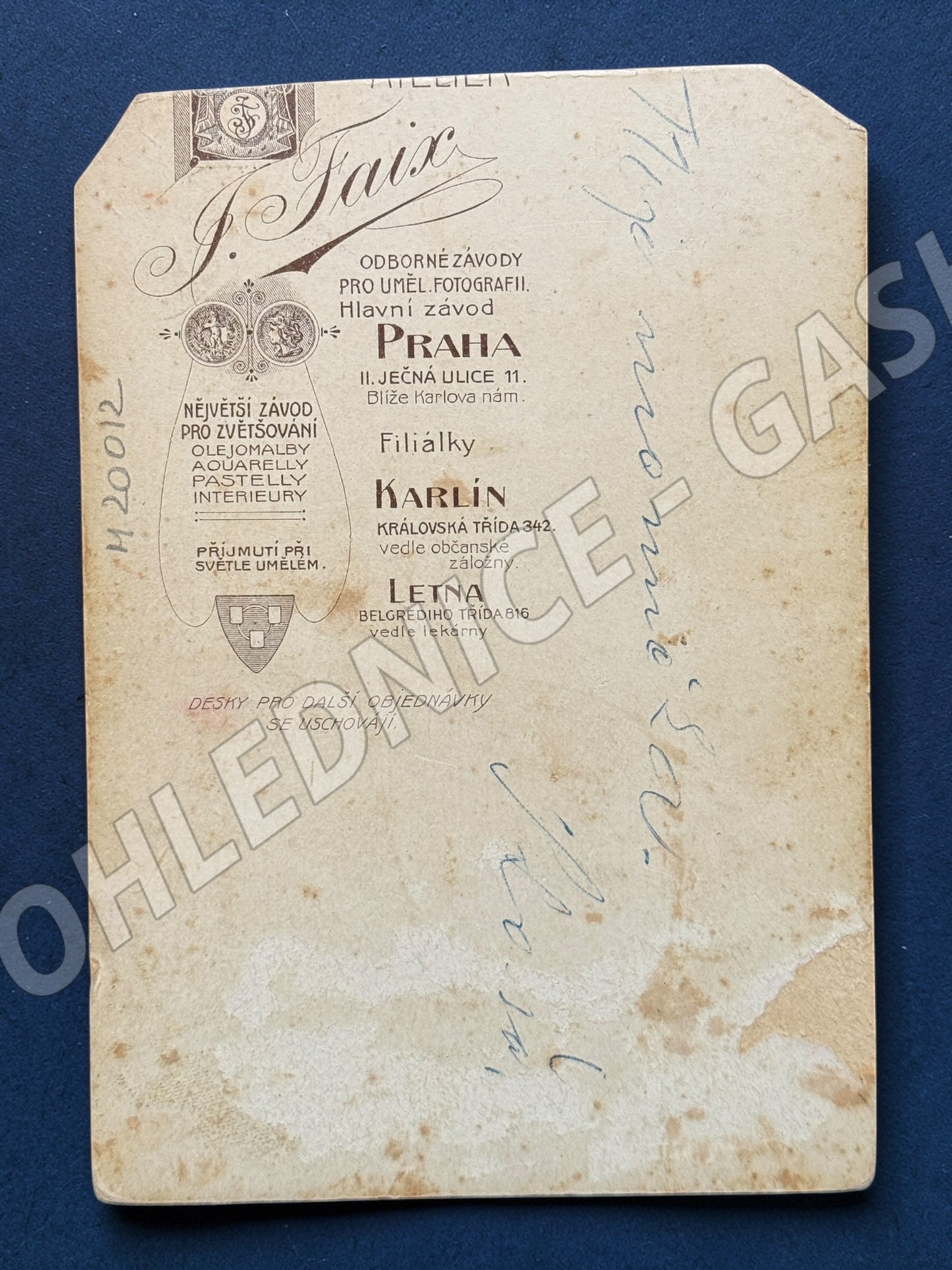 Stará fotografie Praha žena se dvěma chlapci ateliér J. Taus (M20012)