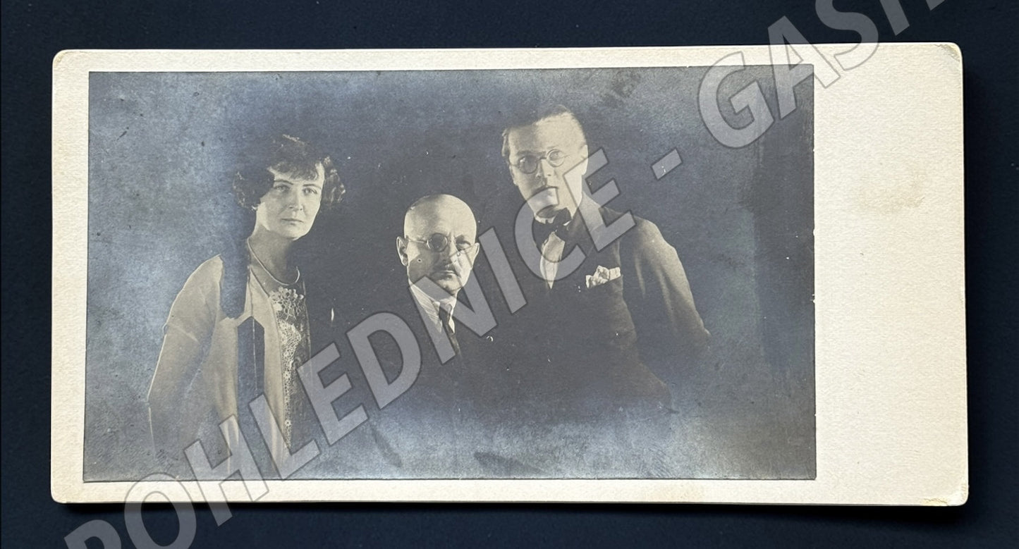 Stará fotografie skupinový portrét tří osob 1926 (M20018)