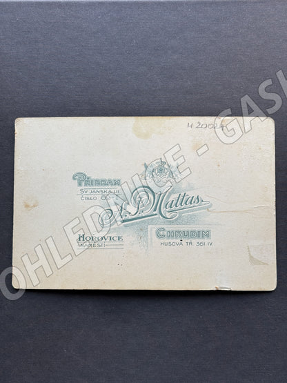 Fotografie Příbram žena v dobových šatech ateliér A.J.Mattas (M20024)