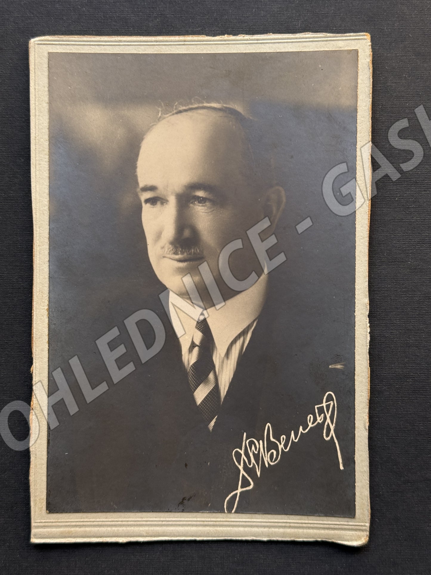 Stará fotografie portrét muže s podpisem Dr. Beneš (M20041)