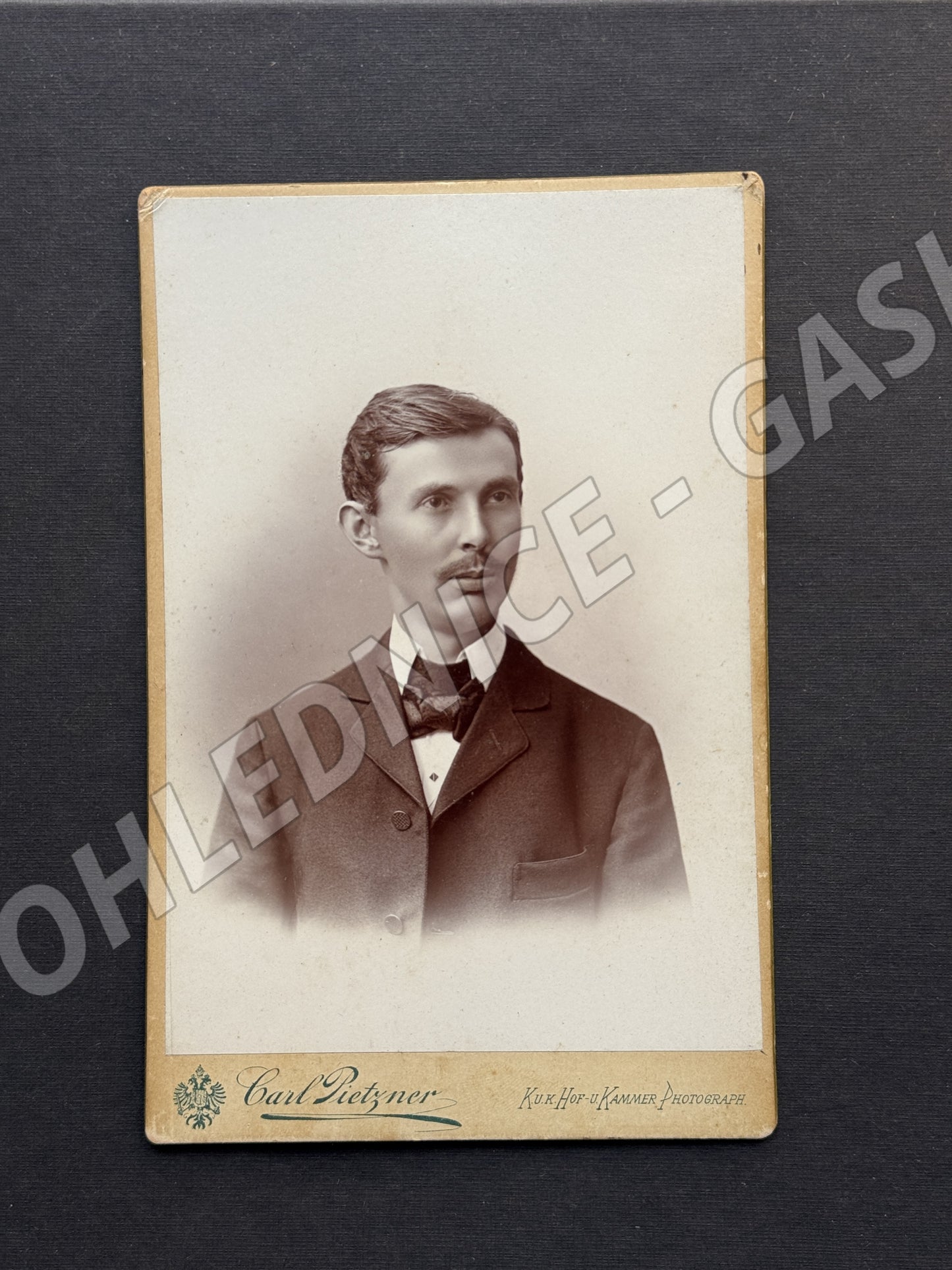 Stará fotografie Brno portrét muže ateliér Carl Pietzner (M20045)