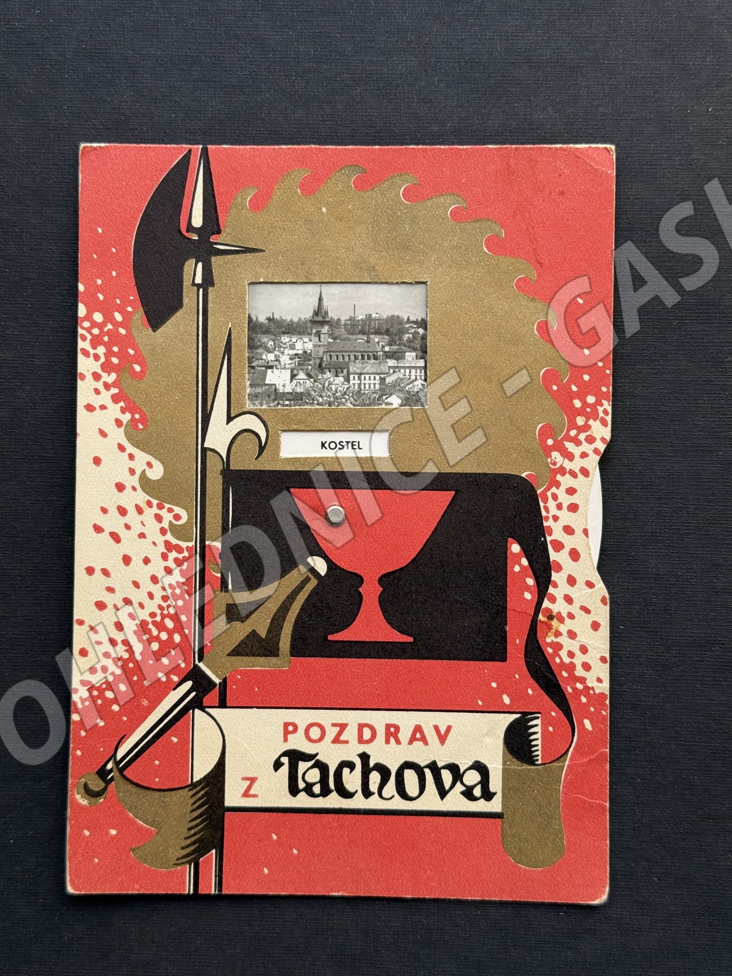 Pohlednice Tachov s vyříznutým pohledem na kostel (M20095)