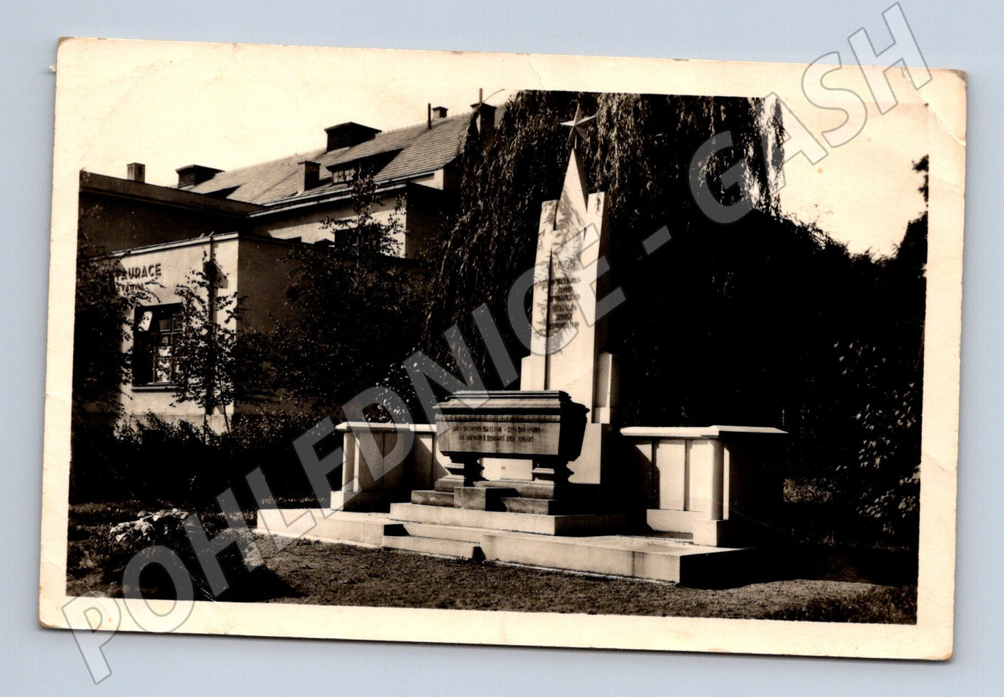 Pohlednice Uherský Brod pomník 1949 (M20196)