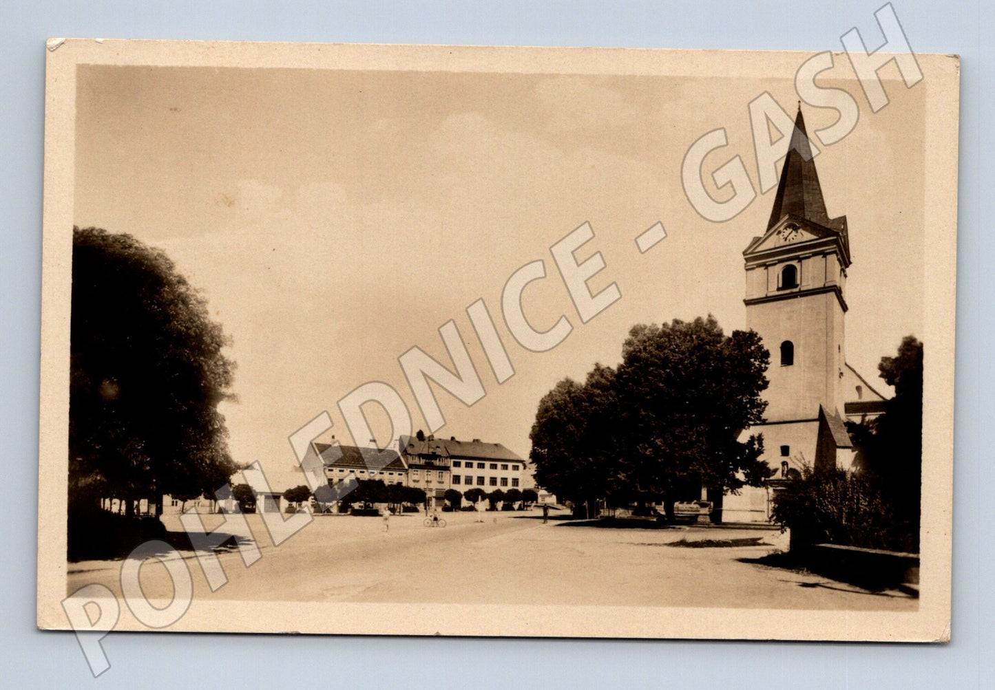 Pohlednice Koryčany náměstí kostel (M20279)