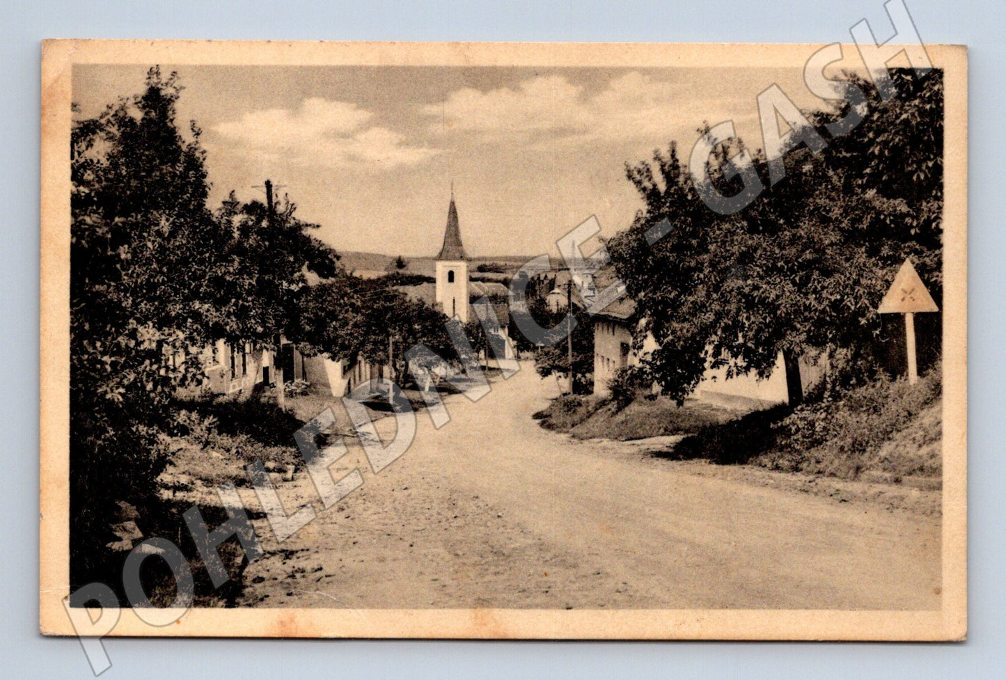 Pohlednice Pornice vesnice kostel silnice (M20466)