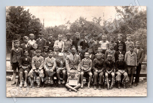 Pohlednice školní skupina chlapců 1920–30 (M20829)