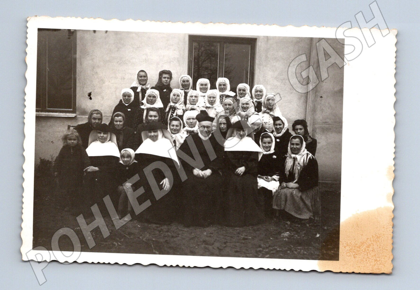 Pohlednice skupina žen venkov cca 1940 (M20836)