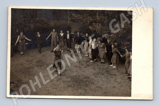 Pohlednice tanec žen v kruhu etnografie (M20850)