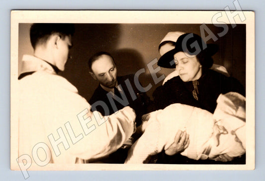 Pohlednice fotografie u stolu Praha 1944 (M20872)