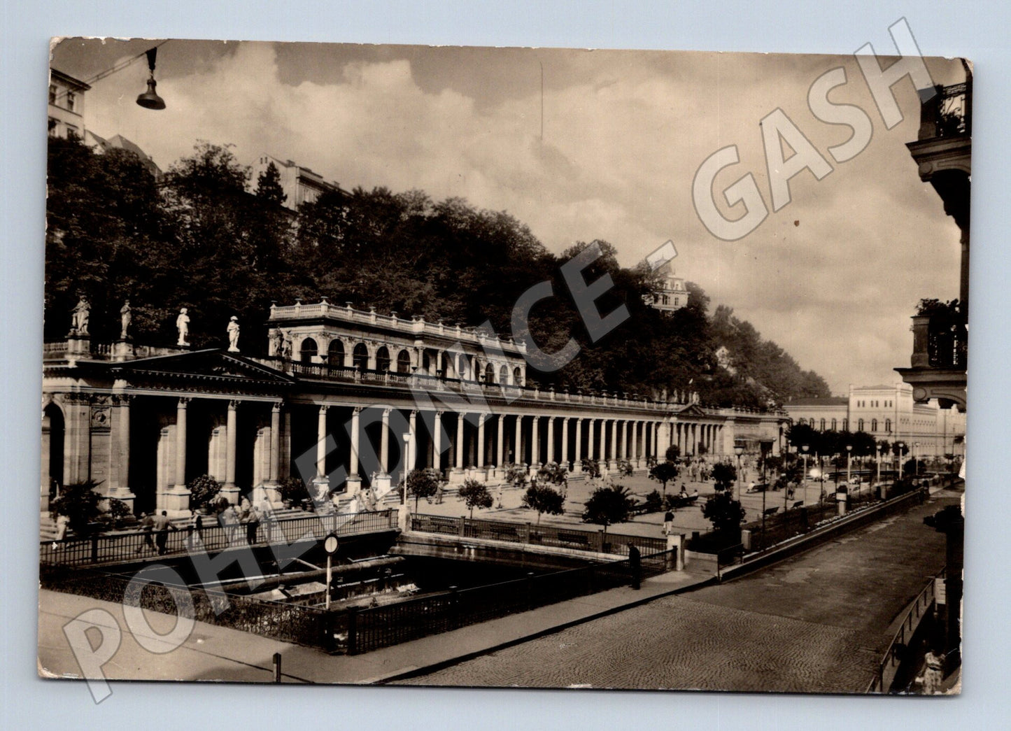 Pohlednice Karlovy Vary kolonáda 1952 (M21772)