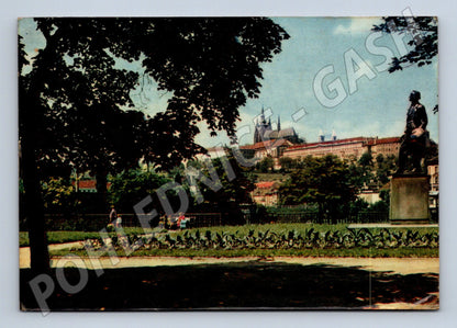 Pohlednice Praha Pražský hrad Mánesův pomník 1965 (M21993)