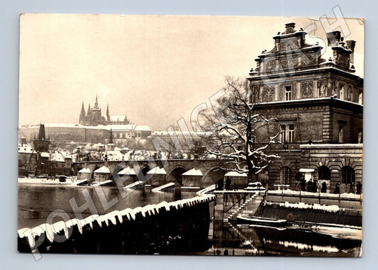 Pohlednice Praha Karlův most, Hrad v zimě 1963 (M22008)