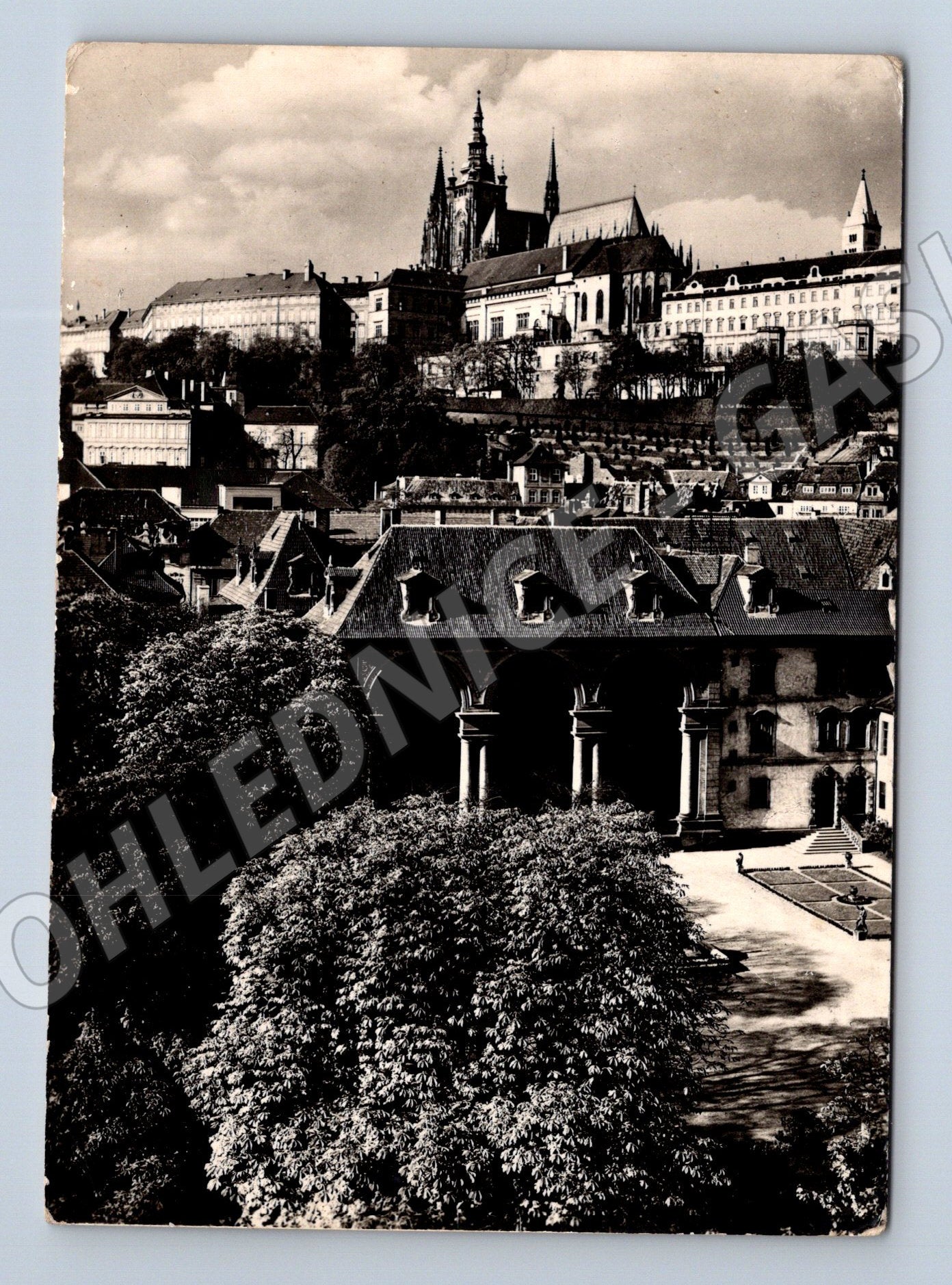 Pohlednice Praha Pražský hrad z Valdštejnské zahrady 1961 (M22014)
