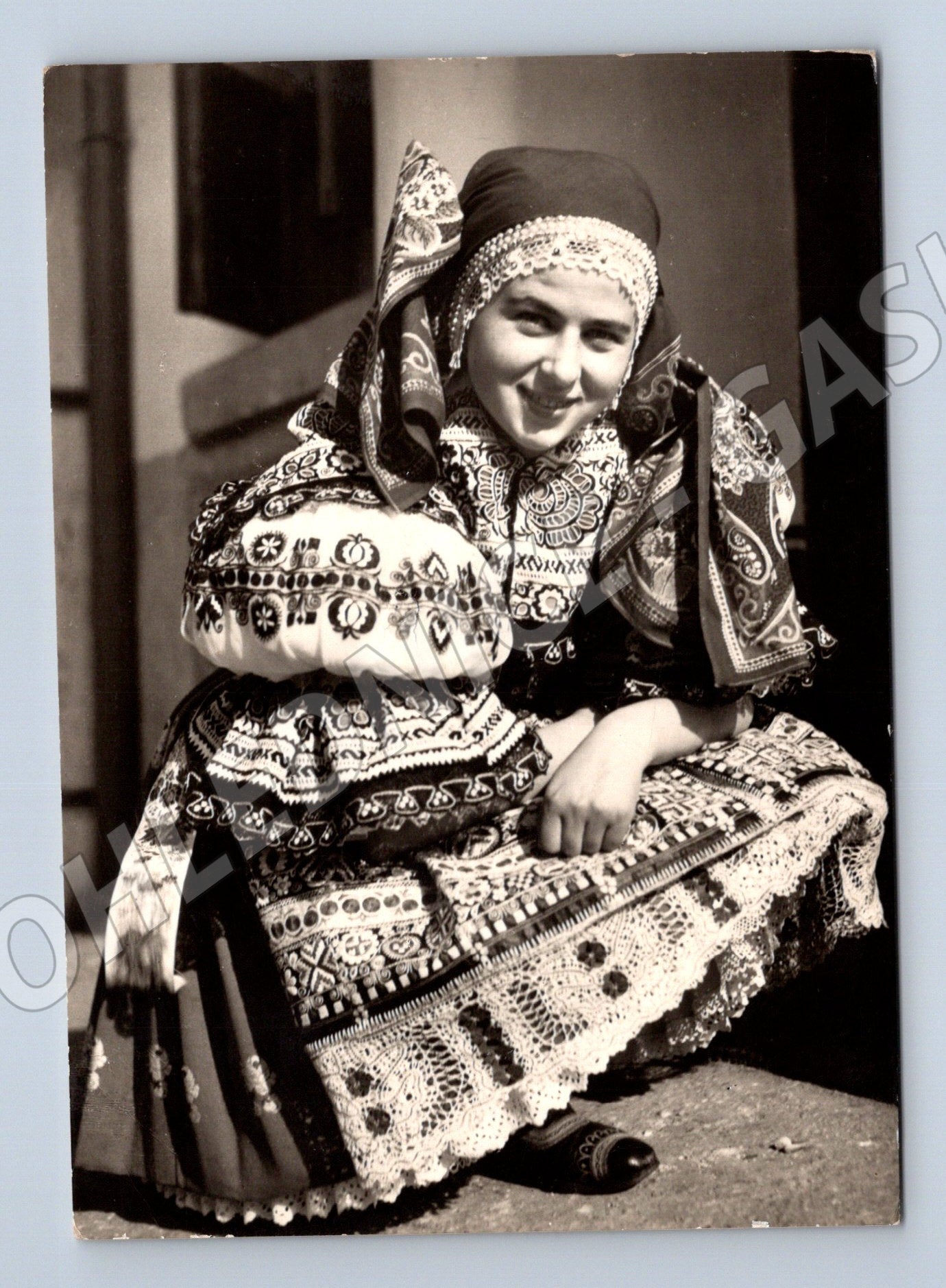Pohlednice Kyjovsko žena v kroji kolem 1940s (M22146)