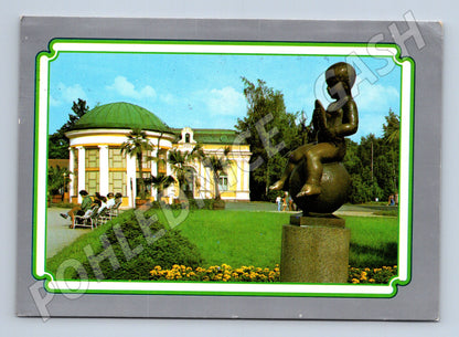 Pohlednice Františkovy Lázně socha a lázeňský dům 1960 (M22644)