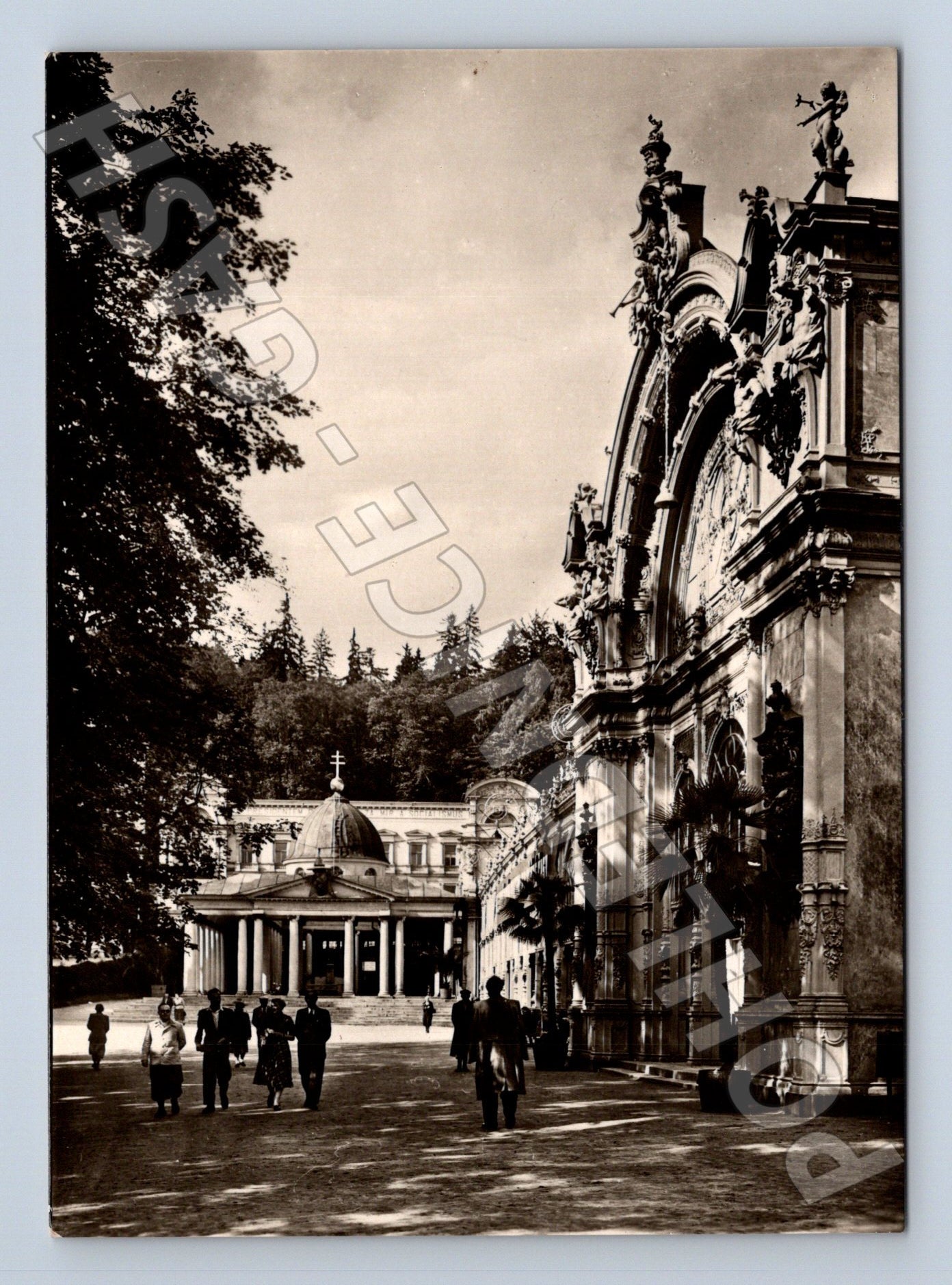 Pohlednice Mariánské Lázně Křížový pramen kolonáda (M22962)