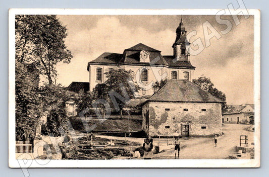 Pohlednice Lidice kostel a sýpka raz (M2303)