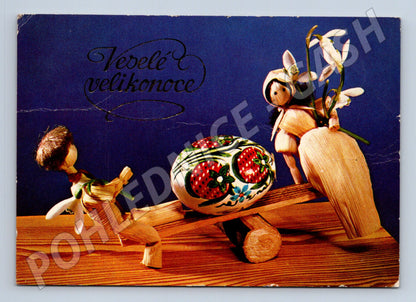 Pohlednice Velikonoce figurky s vajíčkem (M24325)