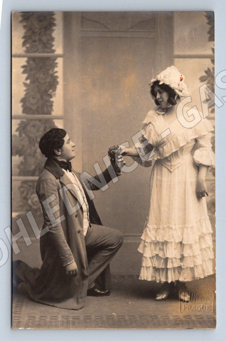 Romantic Czech postcard until 1950 (M2462)