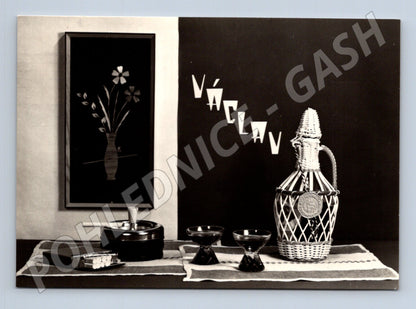 Pohlednice zátiší láhev sklenice cigarety Václav 1967 (M24835)