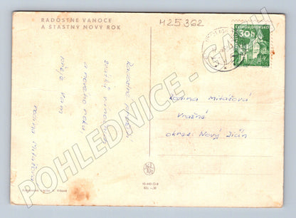 Pohlednice Vánoce dítě zdobí stromeček cca 1960s (M25362)