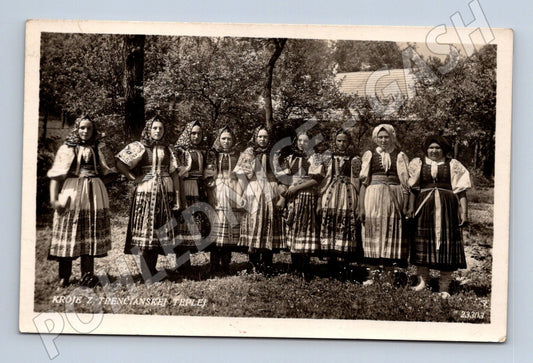 Pohlednice Slovensko Kroje z Trenčianskej Teplej (M25435)