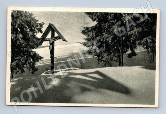 Pohlednice kříž ve sněhu 1950 (M25602)