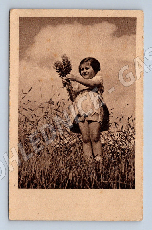 Pohlednice Německo dívka s květinami 1941 (M25821)