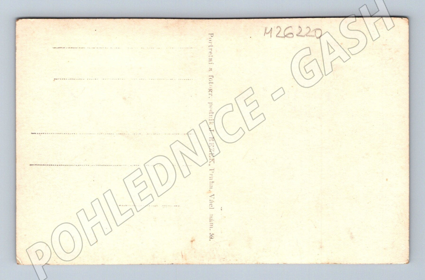 Pohlednice Praha skupina osob s koňmi u domu (M26220)