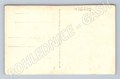 Pohlednice Praha skupina osob s koňmi u domu (M26220)