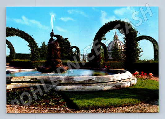 Pohlednice Vatikán Giardini Vaticani fontána 1971 (M26588)