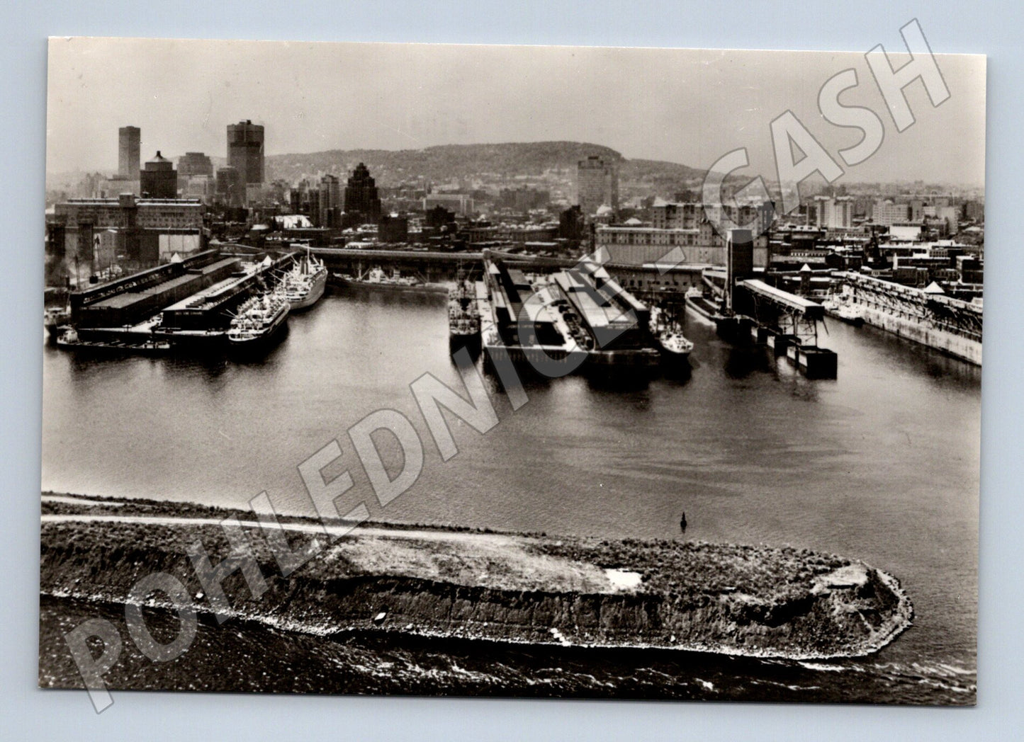 Pohlednice Kanada Montreal přístav z nábřeží Mackay (M26824)