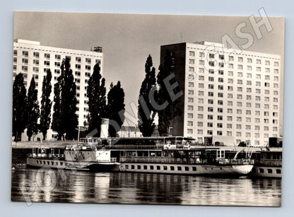Pohlednice Německo Drážďany lodě na Labi výškové domy 1965 (M26832)