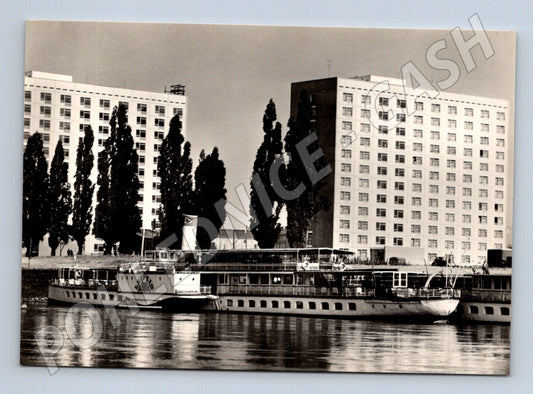 Pohlednice Německo Drážďany lodě na Labi výškové domy 1965 (M26832)